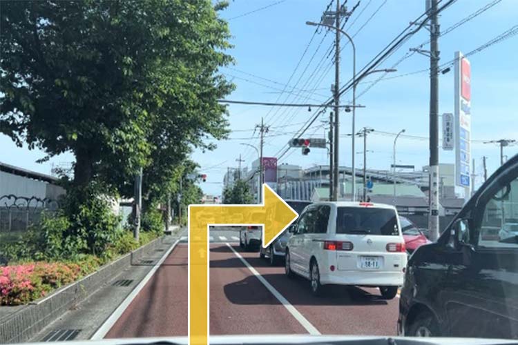 国道467号線を江ノ島方面へ直進し、右手に見えるガソリンスタンド「ENEOS」を目印に「福田入口」交差点を右折します。